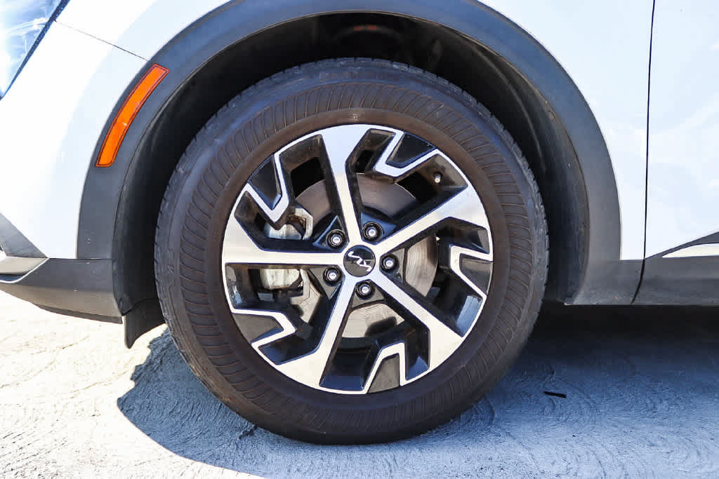 Used 2024 Kia Sportage EX FWD image 11