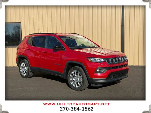 Used 2023 Jeep Compass Latitude image 1