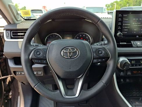 Used 2020 Toyota RAV4 XLE Premium AWD/4WD image 22