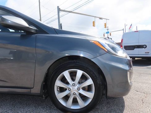 Used 2013 Hyundai Accent GLS w/ Premium Pkg FWD image 19