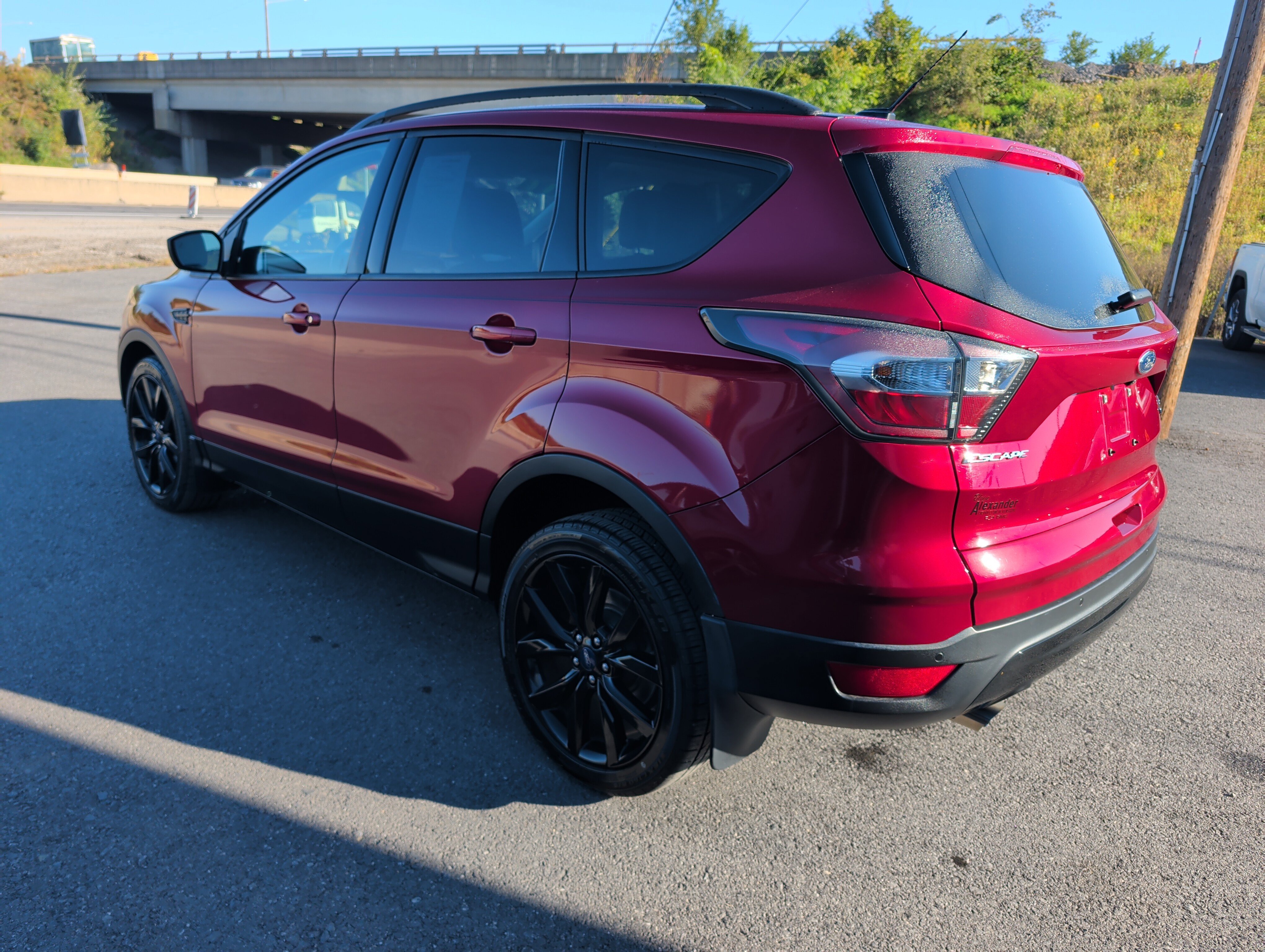 Used 2017 Ford Escape SE w/ Equipment Group 201A AWD/4WD image 6