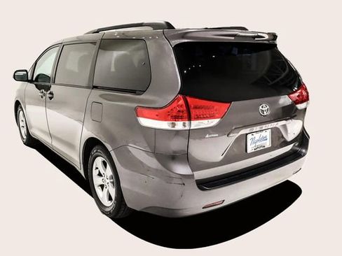 Used 2011 Toyota Sienna LE image 8