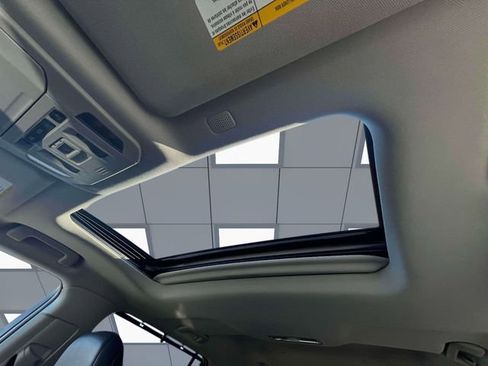 Used 2022 Toyota Highlander XLE image 31