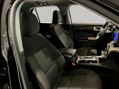 Used 2023 Ford Explorer XLT AWD/4WD image 29