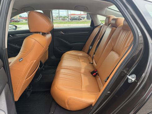Used 2018 Honda Accord LX image 2