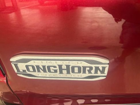 Used 2022 RAM 1500 Limited w/ Body Color Bumper Group AWD/4WD image 8