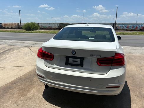 Used 2017 BMW 320i Sedan RWD image 22
