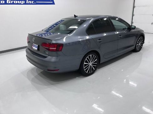 Used 2016 Volkswagen Jetta Sport image 7