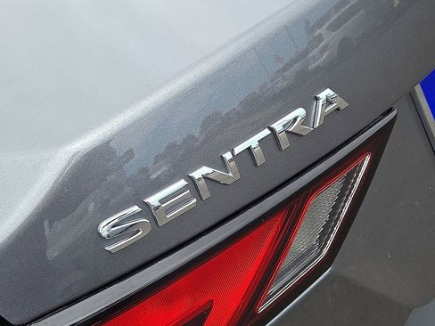 Used 2025 Nissan Sentra SV FWD image 11