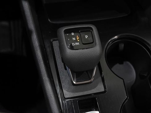Used 2025 Nissan Rogue SV AWD/4WD image 24