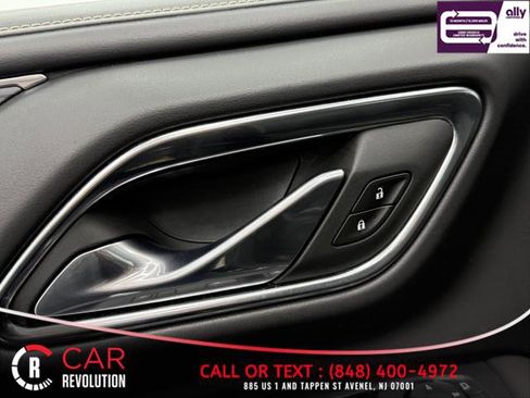 Used 2024 GMC Yukon XL SLT image 45