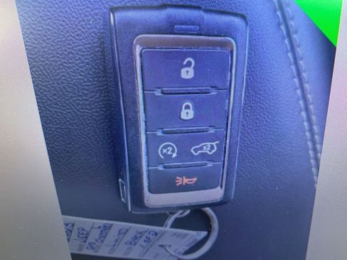 Used 2023 Jeep Grand Cherokee L Limited w/ Luxury Tech Group II image 10