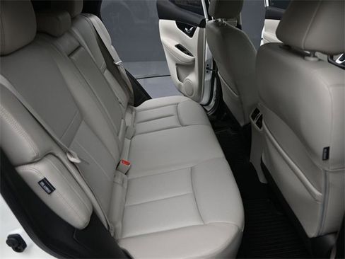 Certified 2022 Nissan Rogue Sport SL w/ Premium Package image 29