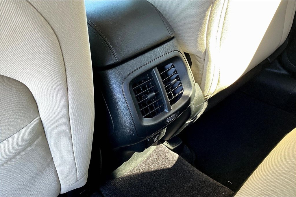 Used 2016 Jeep Cherokee Latitude w/ Comfort/Convenience Group FWD image 12