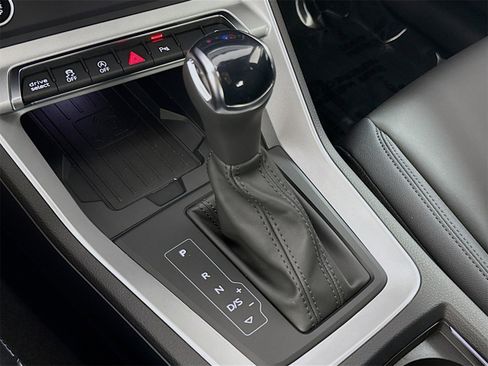 New 2025 Audi Q3 2.0T Premium image 16