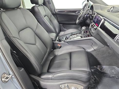 Certified 2026 Porsche Macan AWD/4WD image 27