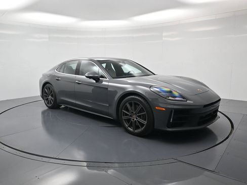 Used 2026 Porsche Panamera image 32