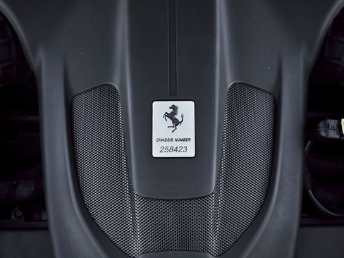 Used 2020 Ferrari Portofino RWD image 19