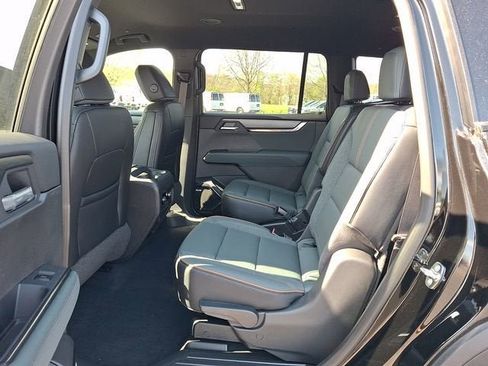 New 2026 GMC Acadia AT4 w/ Luxury Package AWD/4WD image 8