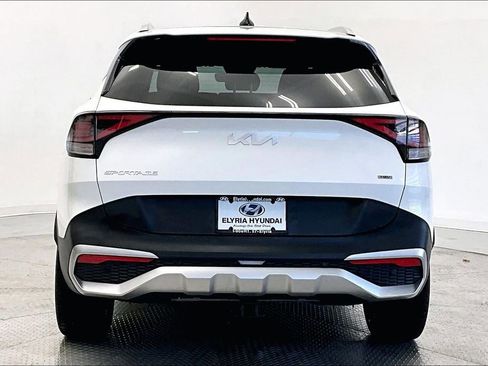 Used 2023 Kia Sportage EX image 4