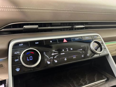 Used 2021 Genesis GV80 2.5T w/ Prestige Package 04 AWD/4WD image 21