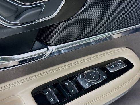 Used 2021 Lincoln Corsair Reserve image 19