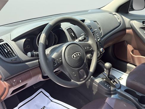 Used 2010 Kia Forte EX FWD image 31