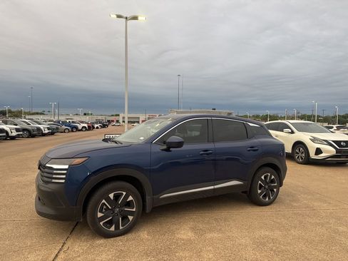 Certified 2025 Nissan Kicks SV image 8