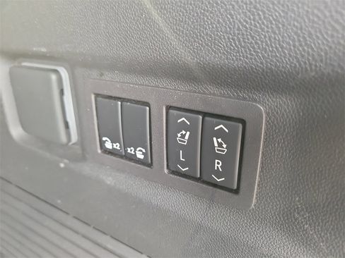 Used 2023 Chevrolet Tahoe LT w/ Luxury Package image 10