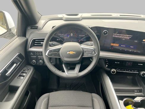 New 2026 Chevrolet Suburban LS RWD image 10
