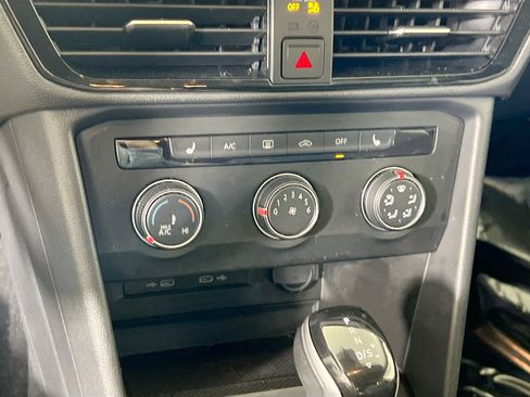 Used 2022 Volkswagen Taos SE image 15