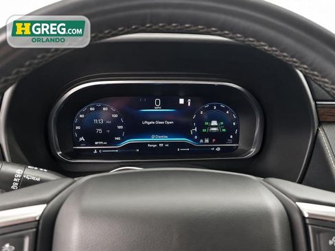 Used 2023 Chevrolet Suburban Premier AWD/4WD image 13