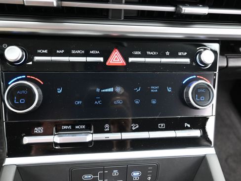 Used 2024 Hyundai Santa Fe SEL FWD image 23