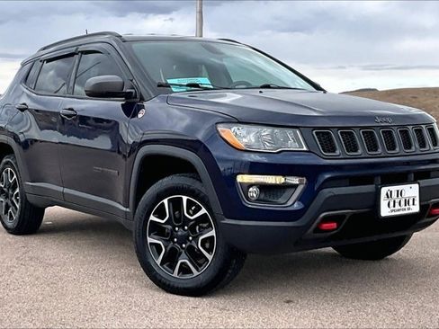 Used 2019 Jeep Compass Trailhawk image 3