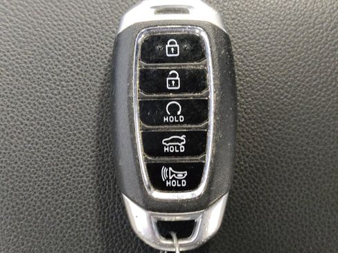 Used 2022 Hyundai Elantra SEL image 32