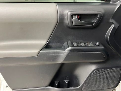 Used 2020 Toyota Tacoma SR AWD/4WD image 23