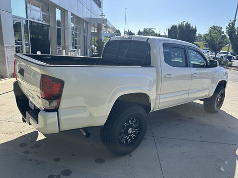 Used 2018 Toyota Tacoma SR w/ SR Convenience Package AWD/4WD image 6