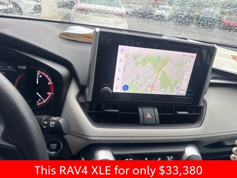 Used 2023 Toyota RAV4 XLE AWD/4WD image 17