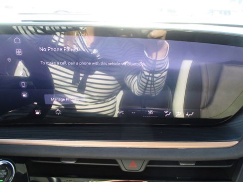 Used 2025 Buick Envision Sport Touring AWD/4WD image 21