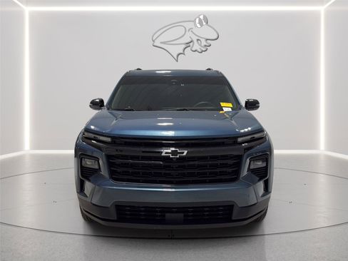 Used 2025 Chevrolet Traverse LT w/ Midnight/Sport Edition FWD image 8