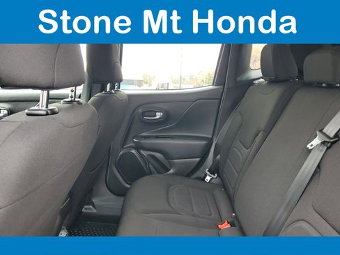 Used 2022 Jeep Renegade Latitude image 12