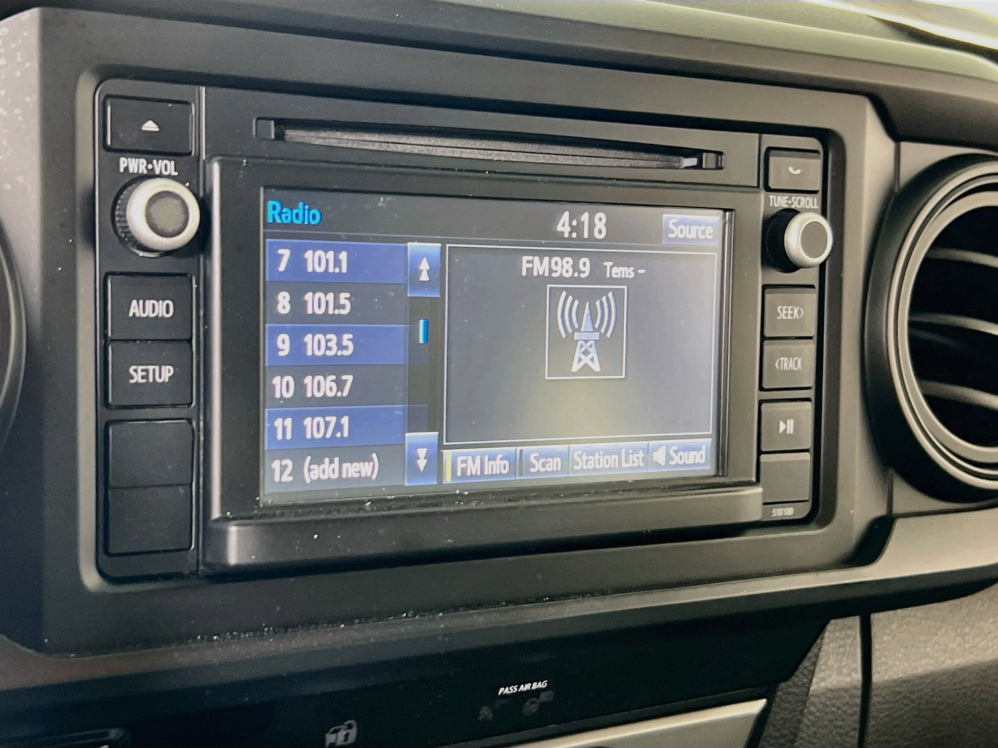 Used 2018 Toyota Tacoma SR w/ SR Convenience Package AWD/4WD image 14