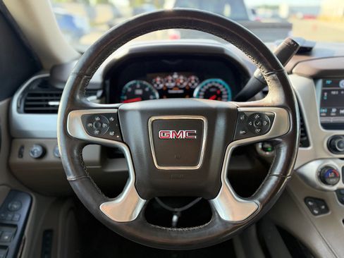 Used 2017 GMC Yukon XL SLT AWD/4WD image 25
