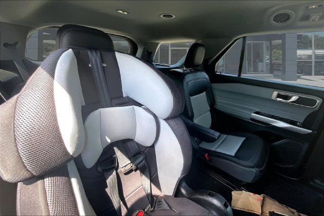 Used 2024 Ford Explorer XLT w/ Equipment Group 202A RWD image 23