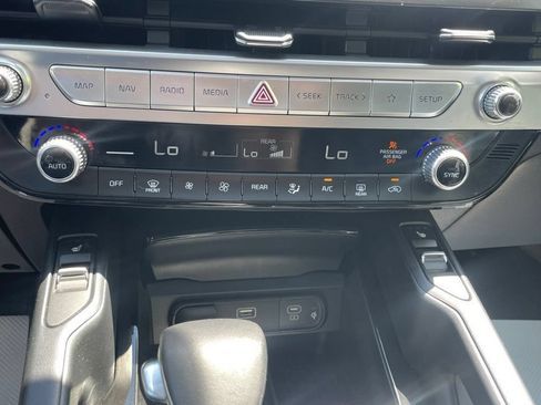 Certified 2023 Kia Telluride S w/ S Sunroof Package AWD/4WD image 39