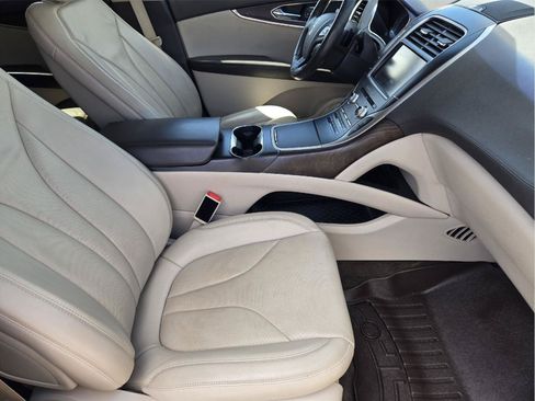 Used 2016 Lincoln MKX Reserve w/ Climate Package AWD/4WD image 13
