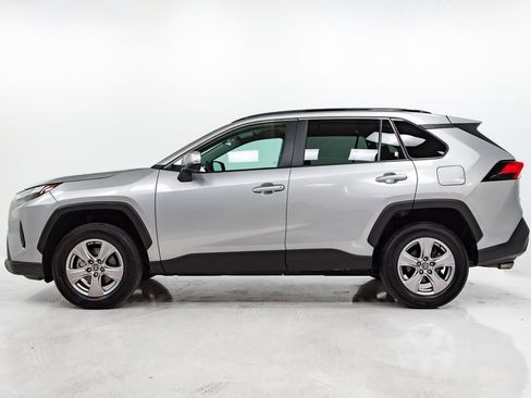 Used 2025 Toyota RAV4 XLE AWD/4WD image 25