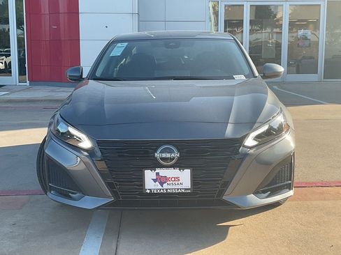 New 2026 Nissan Altima 2.5 SV FWD image 2