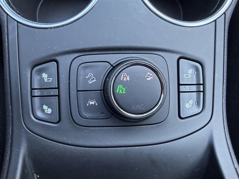 Used 2024 GMC Terrain SLT w/ Infotainment Package II image 9