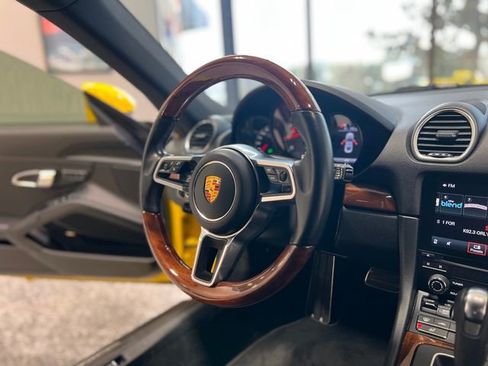 Used 2020 Porsche 718 Cayman S image 24